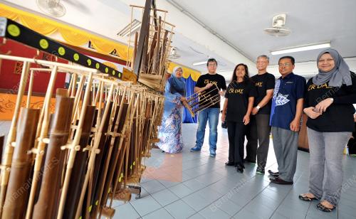 KL12_20082016_ANGKLUNG