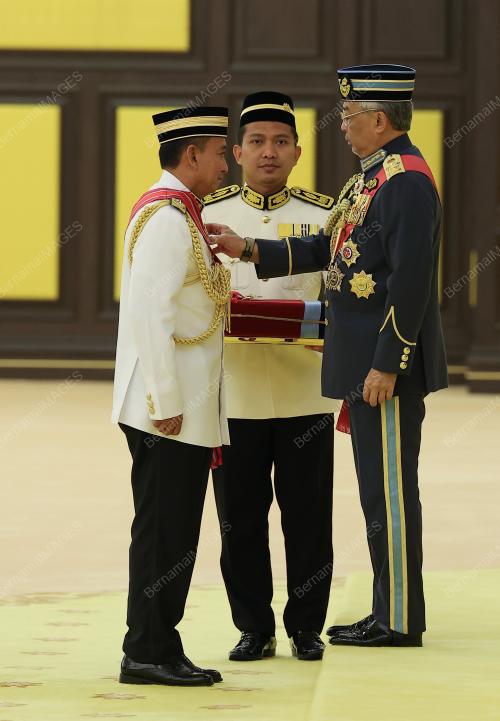 AL-SULTAN ABDULLAH RI'AYATUDDIN AL-MUSTAFA BILLAH SHAH