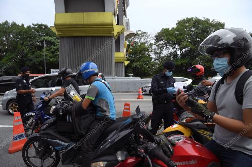 TINJAUAN BARISAN HADAPAN