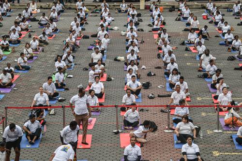 HARI YOGA SEDUNIA KE-10