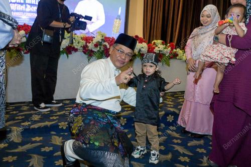 DATUK DR MOHD NA'IM MOKTAR