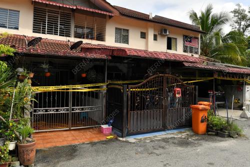 TINJAUAN KEJADIAN TANAH RUNTUH KEMENSAH HEIGHTS