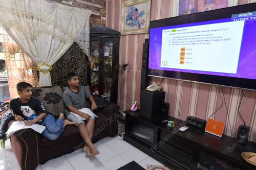 TINJAUAN TV PENDIDIKAN