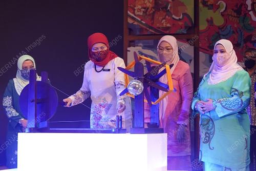 DATUK SRI NANCY SHUKRI