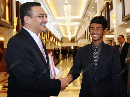 DATUK SERI HISHAMUDDIN TUN HUSSEIN