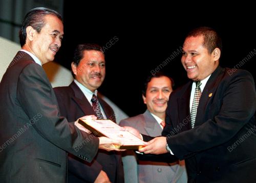 PENDEBAT TERBAIK