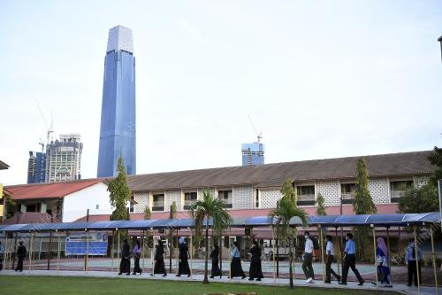 TINJAUAN HARI PERTAMA PEMBUKAAN SEKOLAH
