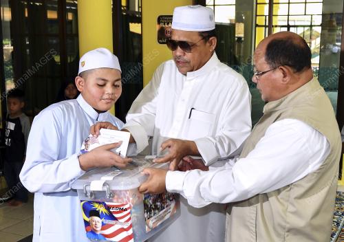 KL12_24112017_BANTUAN_BN201711232352