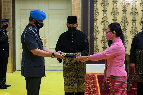 AL-SULTAN ABDULLAH RI'AYATUDDIN AL-MUSTAFA BILLAH SHAH