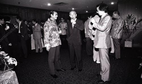 DR MAHATHIR MOHAMAD