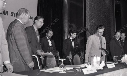 DR. MAHATHIR BIN MOHAMAD
