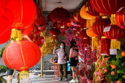 TINJAUAN PERSIAPAN TAHUN BARU CINA