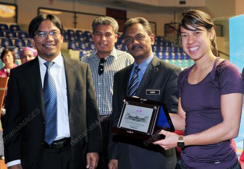 KL12_26032012_SKUASY