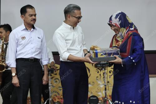 FAHMI FADZIL