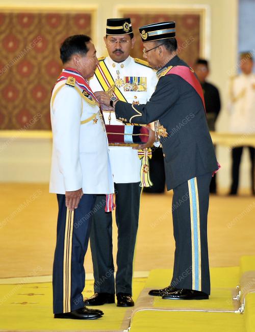 KL12_26092012_AGONG