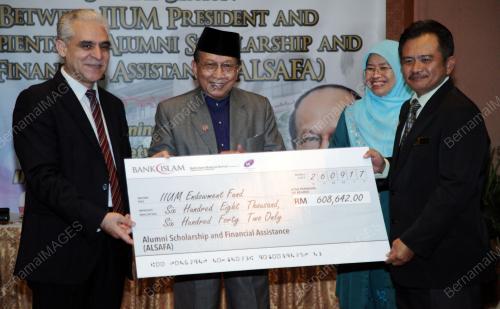 KL12_26092017_MOU_UIAM