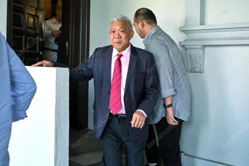 DATUK SERI BUNG MOKTAR RADIN