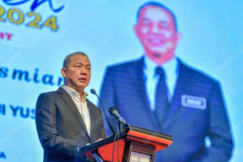 DATUK SERI FADILLAH YUSOF