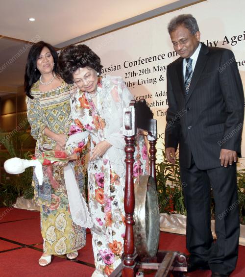 TUN DR SITI HASMAH