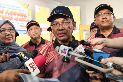 DATUK DR MOHD NAI'M MOKHTAR
