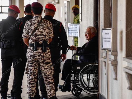 DATUK SERI NAJIB TUN RAZAK