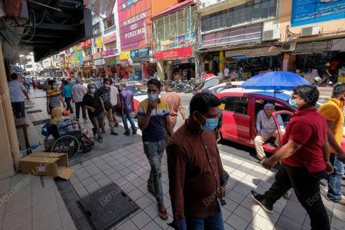 JALAN PUDU SESAK DENGAN WARGA ASING