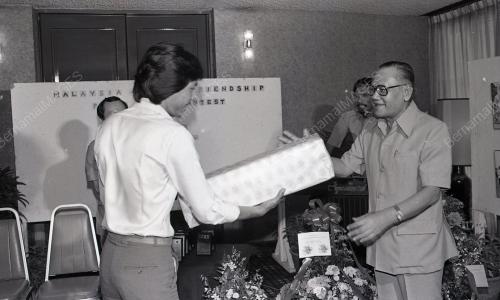 PERTANDINGAN FOTO