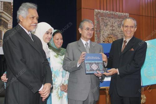 TUN ABDULLAH AHMAD BADAWI