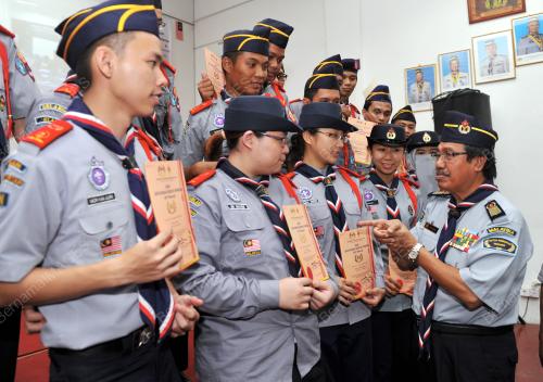 KL12_29122013_PENGAKAP