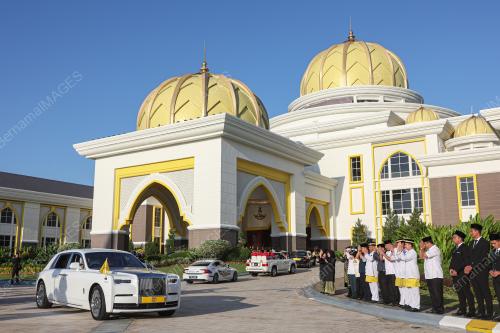 AL-SULTAN ABDULLAH RI'AYATUDDIN AL-MUSTAFA BILLAH SHAH
