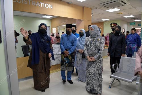 TUNKU HAJAH AZIZAH AMINAH MAIMUNAH ISKANDARIAH