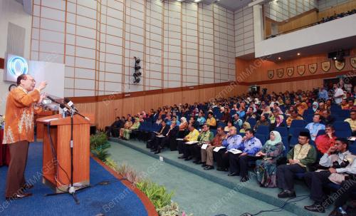 DR RAIS YATIM