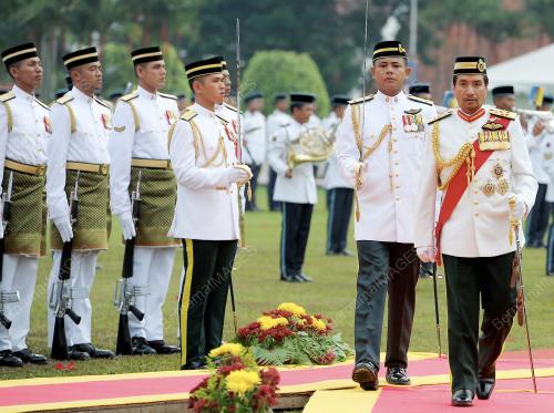 HARI PAHLAWAN