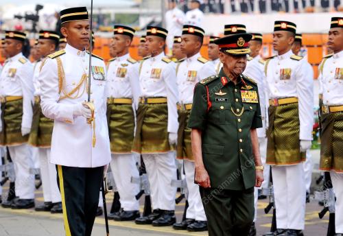 KL12_31082015_AGONG