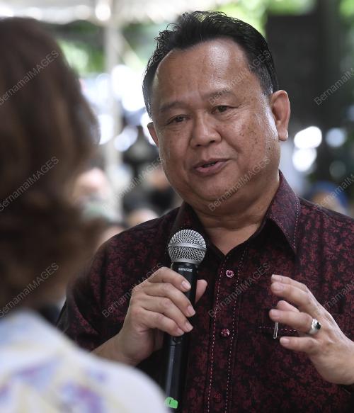 DATUK SERI ALEXANDER NANTA LINGGI
