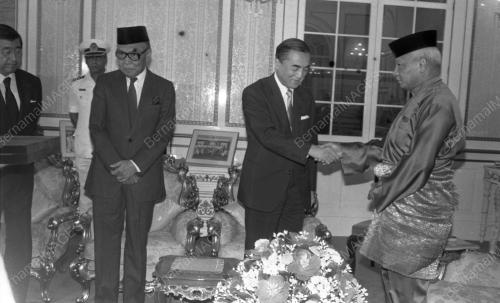 KL12_90583_NARASERU_MENGHADAP_AGONG_13012015
