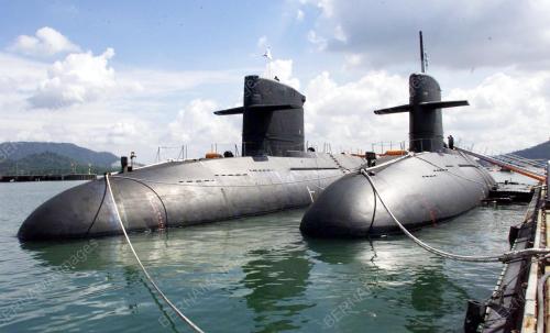KL13-01_01_2001_SUBMARINE_19122000
