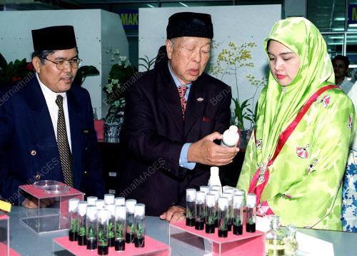KL13-18_07_2000_AGONG_MARDI_11012016