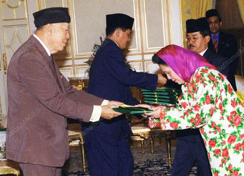 KL13-23_10_2000_AGONG_SERAH_14012016