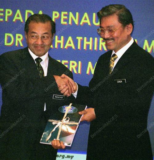 KL13-25_07_2001_PM-MIGHT_28012016