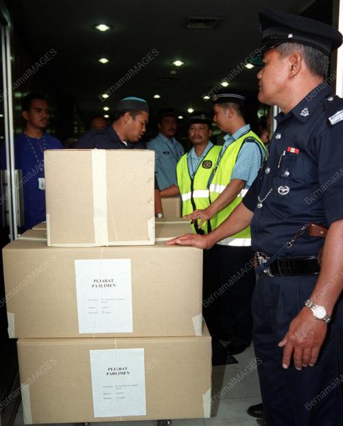 KL13-27_10_2000_BUKU_BELANJAWAN_14012016