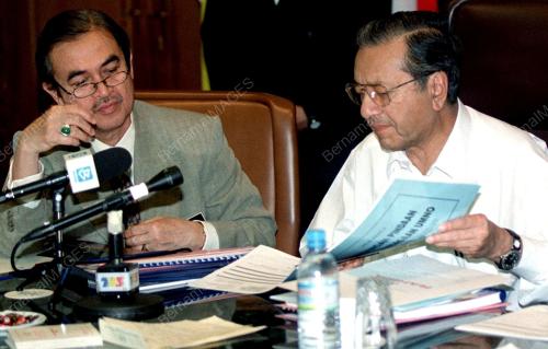 KL13-30_10_2000_MT_UMNO_MEETING_14012016