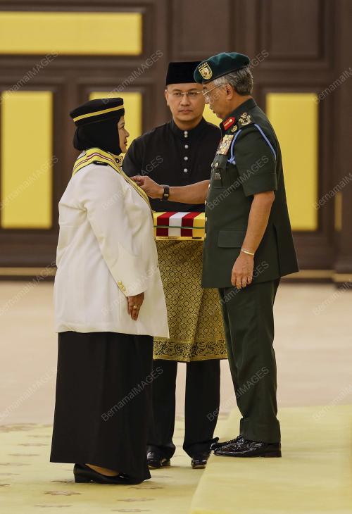 AL-SULTAN ABDULLAH RIÃ•AYATUDDIN AL-MUSTAFA BILLAH SHAH