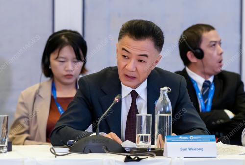 SUN WEIDONG