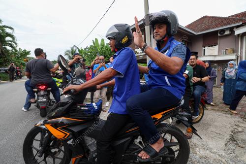 KHAIRY JAMALUDDIN