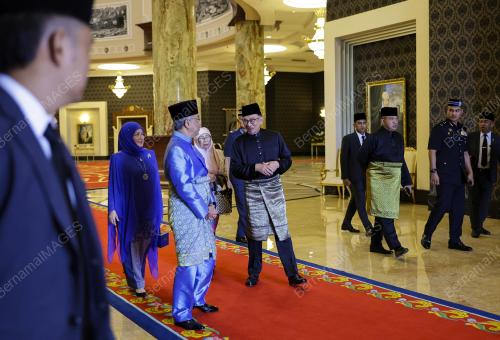 AL-SULTAN ABDULLAH RI'AYATUDDIN AL-MUSTAFA BILLAH SHAH