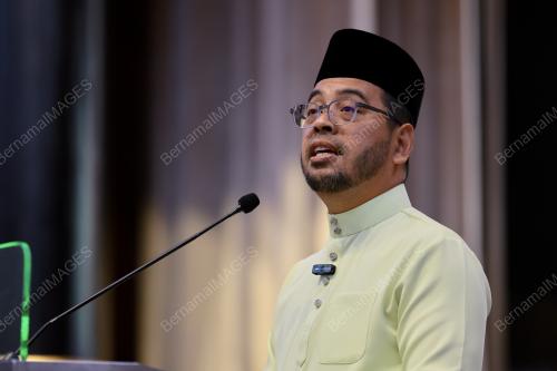 SENATOR DR ZULKIFLI HASAN
