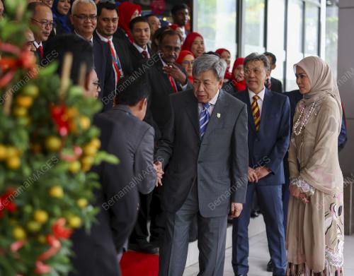 SULTAN SHARAFUDDIN IDRIS SHAH