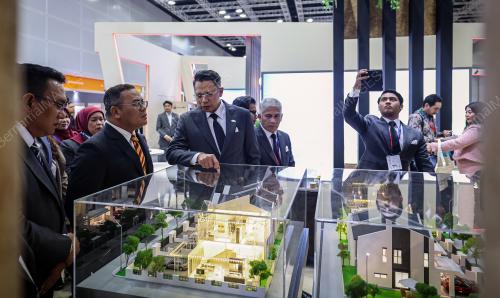 DATUK SERI AMIRUDIN SHARI