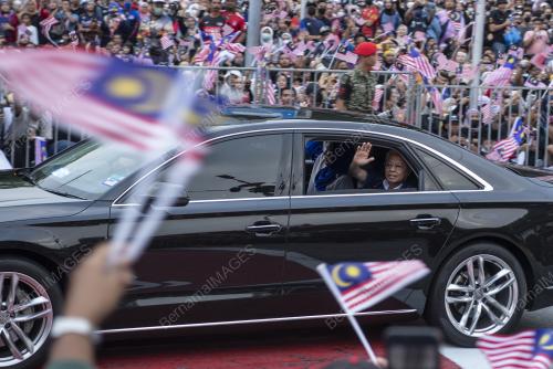 DATUK SERI ISMAIL SABRI YAAKOB